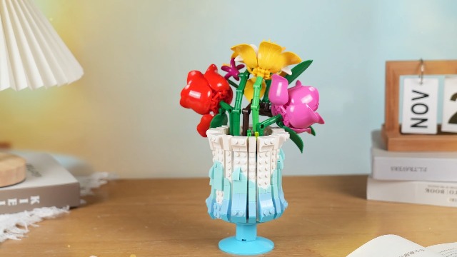 Mavo brix Flower Building Set with Vase, Artificial Botanical Rose